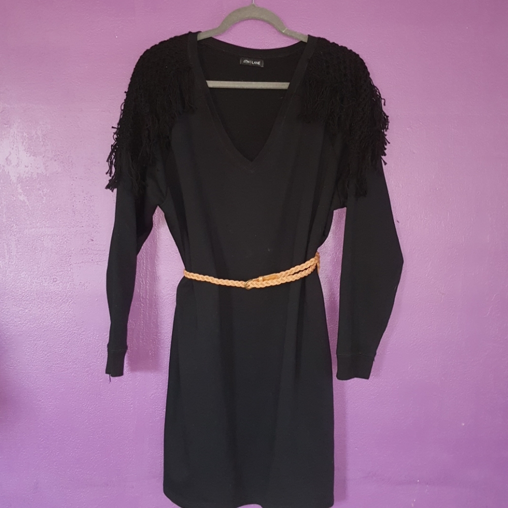 Black v-neck dress with crochet/fringe arms - Picture 5 of 5